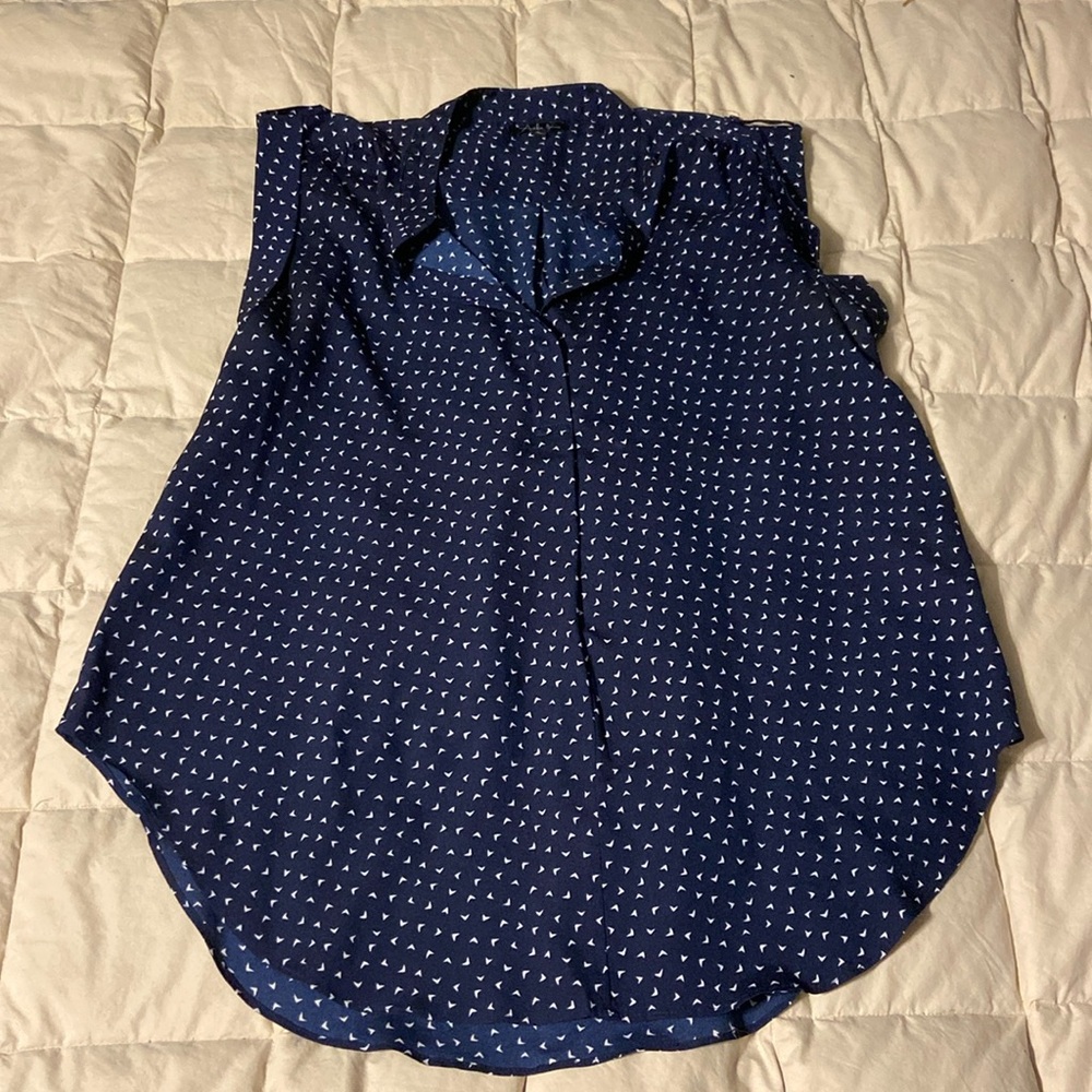 Boutique sleeveless shirt size large.  Like new.  Smoke free home.